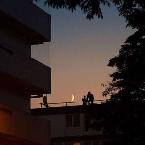 亚洲免费人成久久
