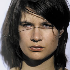 亚洲免费人成久久
